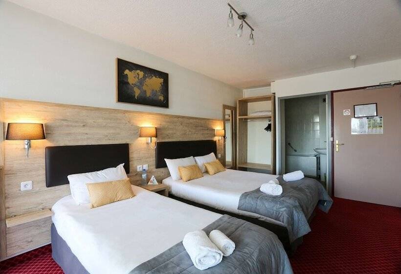 Номер Стандарт Трехместный, Brit Hotel Bleu Nuit
