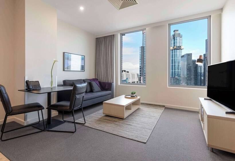 스탠다드 스튜디오, Oaks Melbourne On Market