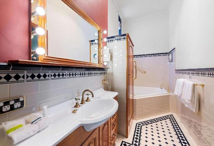 스위트 킹사이즈 침대, Quality Hotel Colonial Launceston