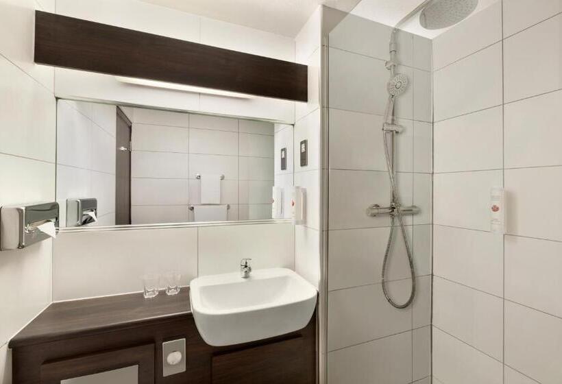 Номер Стандарт, Ramada Bristol West