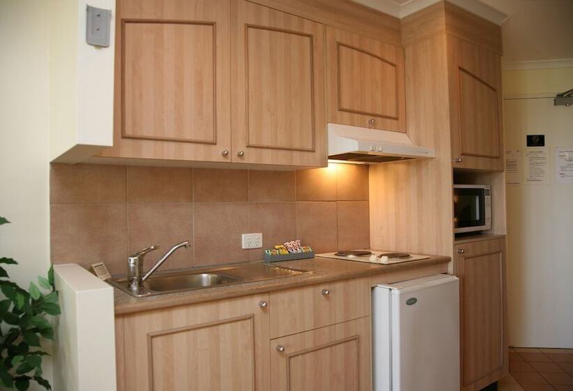 Апартаменты 1 Спальня, On The Beach Apartments