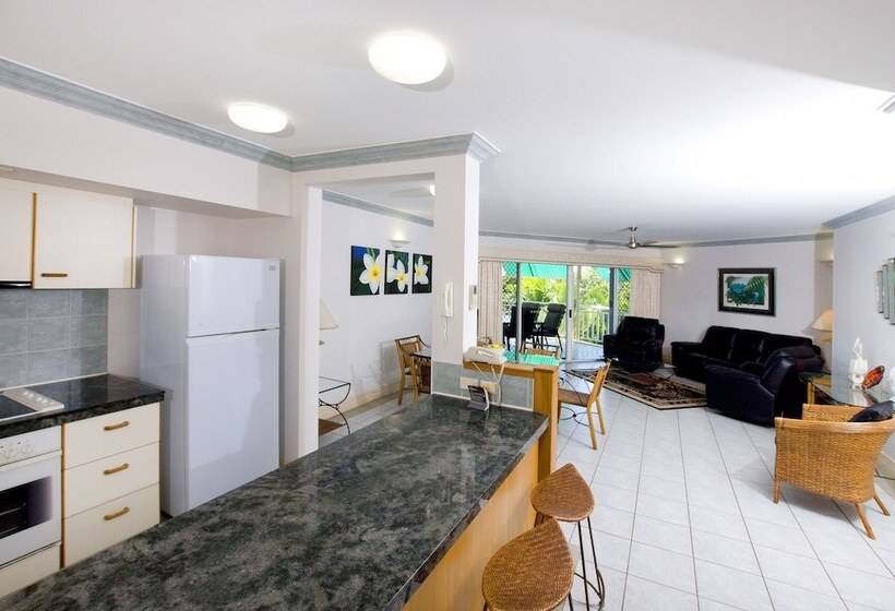 Апартаменты 2 Спальни, On The Beach Apartments