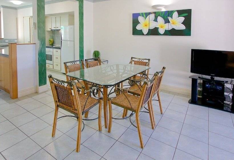 Апартаменты 3 Спальни, On The Beach Apartments