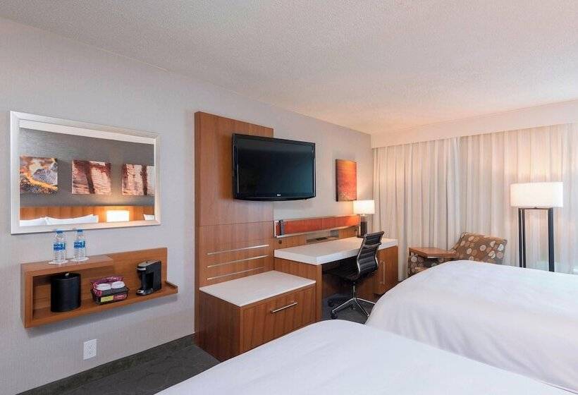 Standard-huone 2 Parivuodetta, Sonesta Hotel Grand Rapids Airport