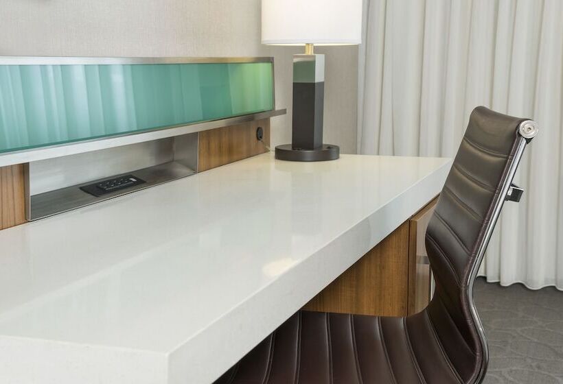 Номер Стандарт 2 Двуспальные Кровати, Sonesta Hotel Grand Rapids Airport