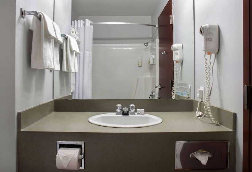 Номер Deluxe, Days Inn By Wyndham Whitecourt