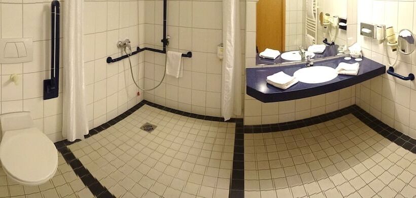 컴포트 룸, Ascot Bristol