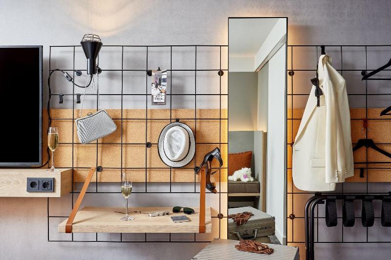 Номер Стандарт, Moxy Bochum