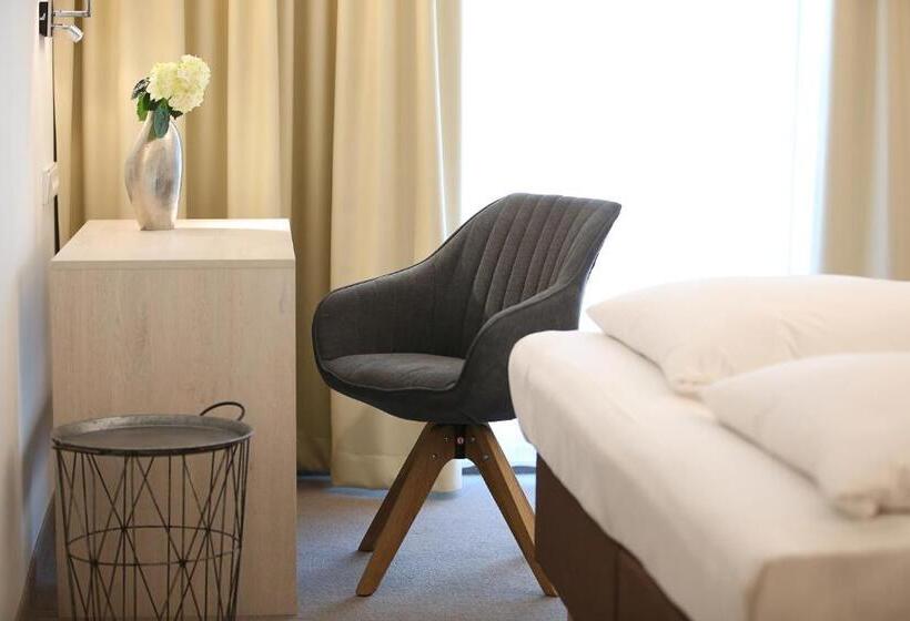 Номер Economy, Landhotel Potsdam