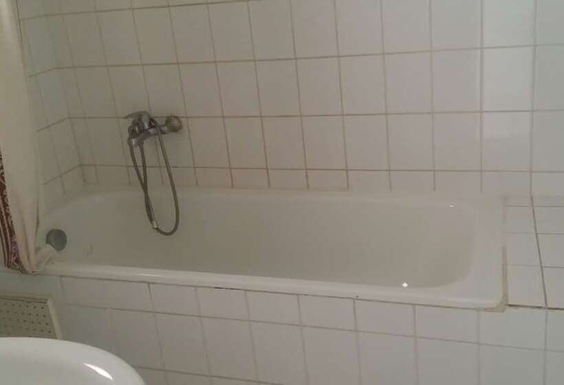 اتاق استاندارد یک نفره, Residence Saintjacques Brazzaville