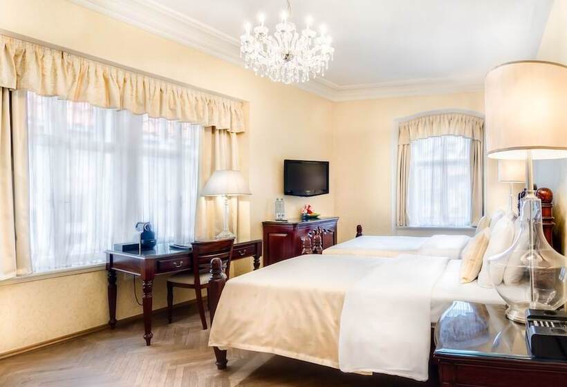 غرفة ديلوكس, The Dominican