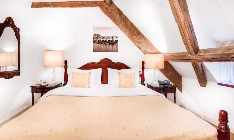 غرفة قياسية, The Dominican