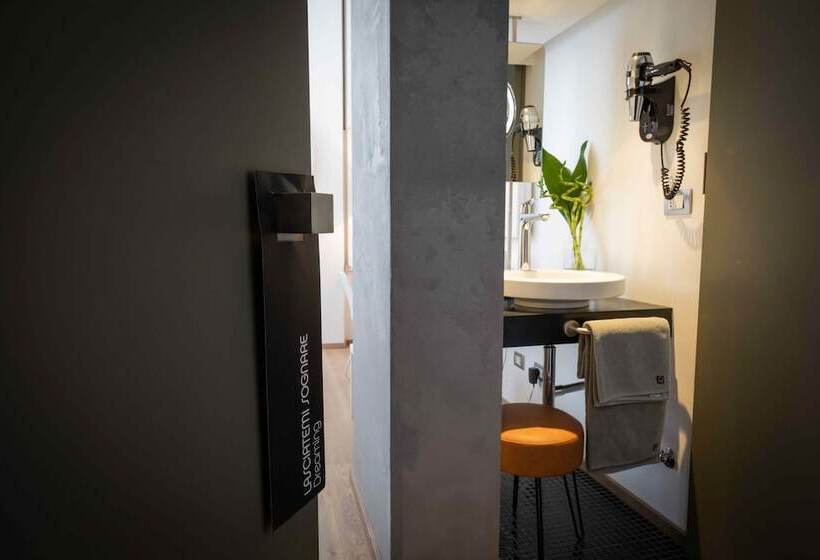 Полулюкс, Unahotels One Siracusa
