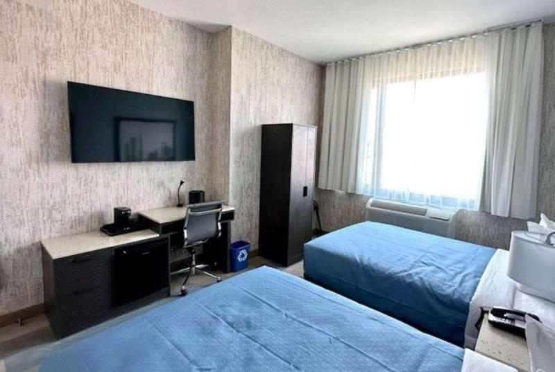 Номер Клуб, New Orleans Marriott Warehouse Arts District
