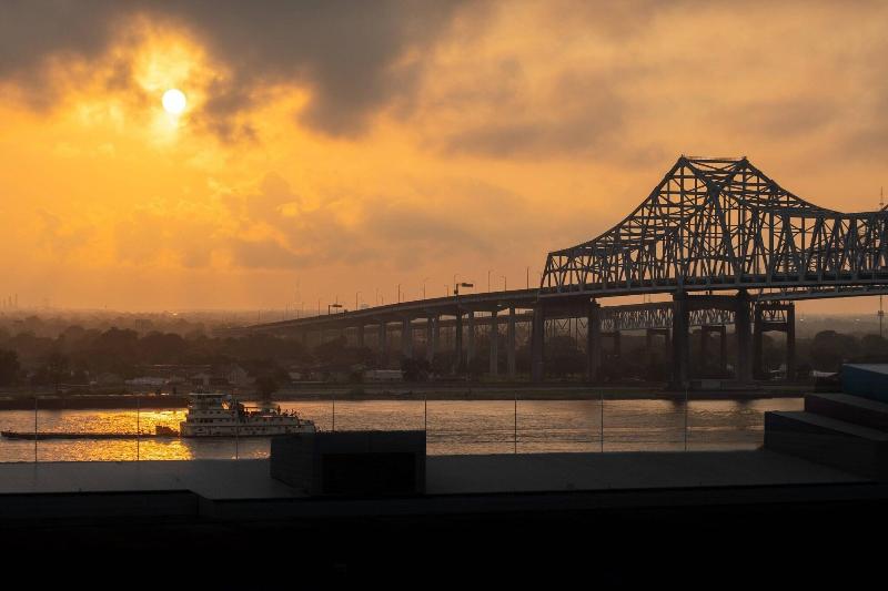 Номер Клуб Кровать Кинг, New Orleans Marriott Warehouse Arts District