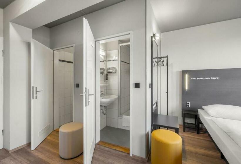 Номер Стандарт Трехместный, a&o Dresden Hauptbahnhof