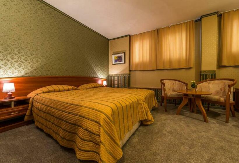 家庭间, Family Hotel Chiplakoff