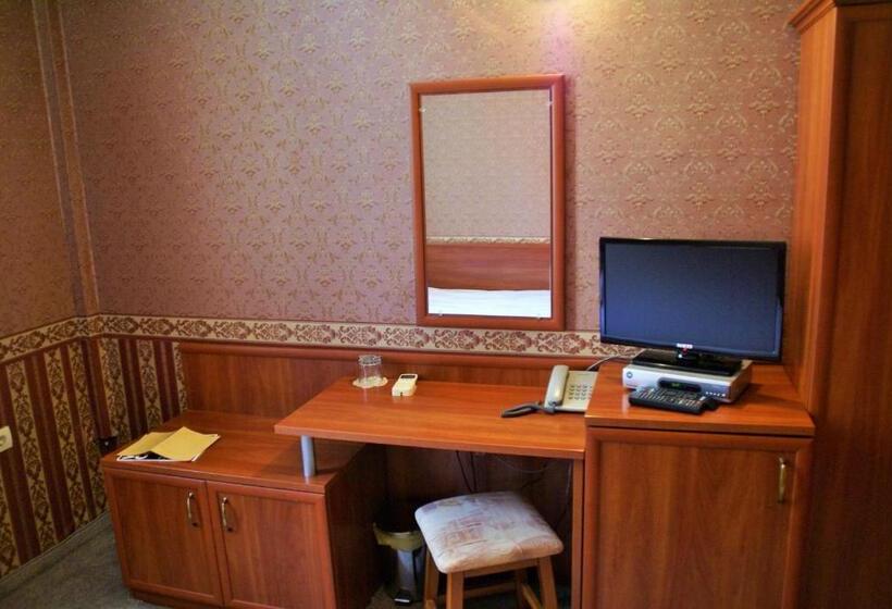 家庭间, Family Hotel Chiplakoff