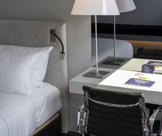 اتاق استاندارد, Doubletree By Hilton Hotel Lisbon   Fontana Park
