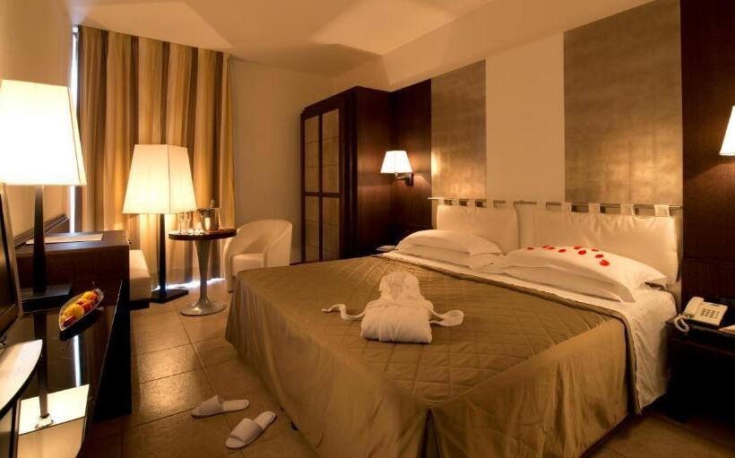 Семейный Номер, Grand Hotel Admiral Palace