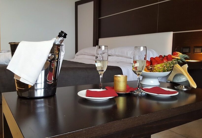 Семейный Номер, Grand Hotel Admiral Palace