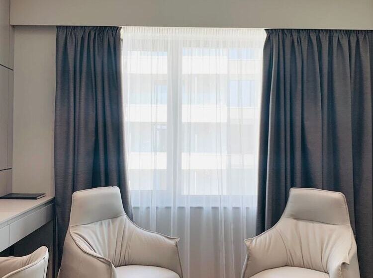 جناح مطل على المدينة, Butrinti & Spa