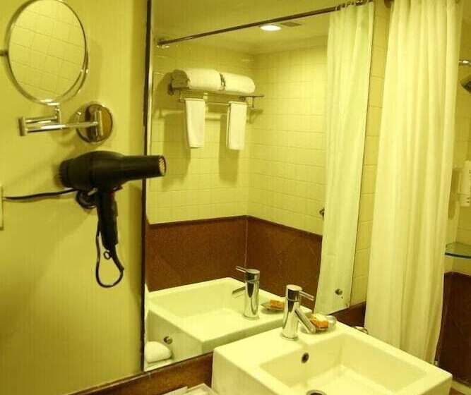 スタンダードルーム, Kences, Tirupati