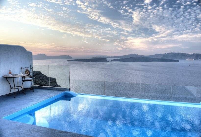 سوئیت با چشم‌انداز, Astarte Suites