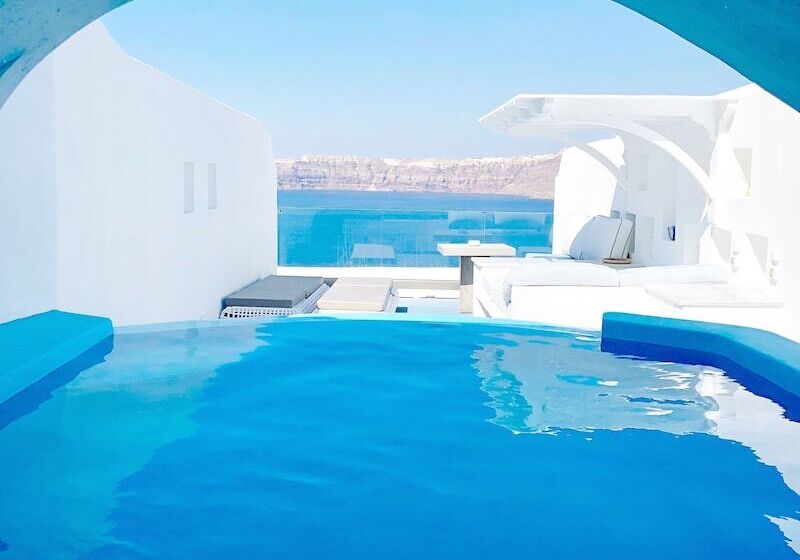 سوئیت با چشم‌انداز, Astarte Suites