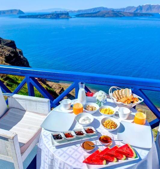 سوئیت با چشم‌انداز, Astarte Suites