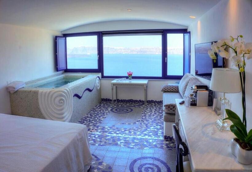 套房配有游泳池, Astarte Suites