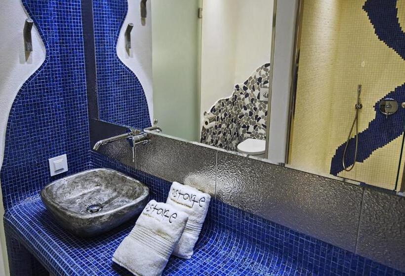 سوییت با استخر, Astarte Suites