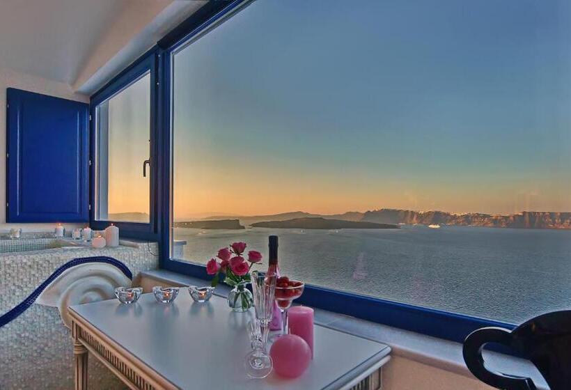 套房配有游泳池, Astarte Suites