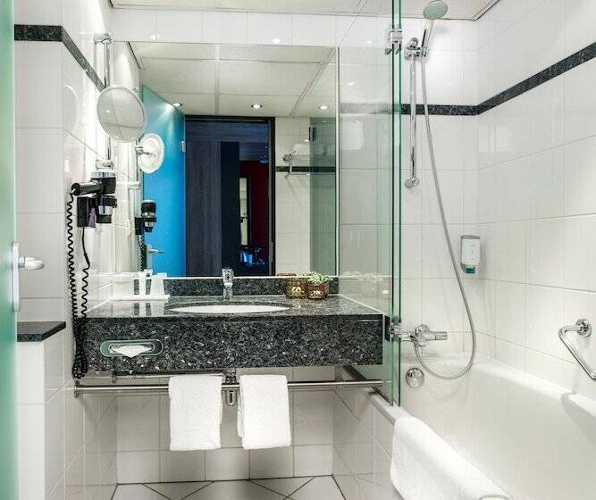 Номер Superior, Ramada By Wyndham Amsterdam Airport Schiphol