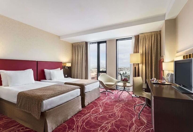 سوییت جونیور, Ramada Sibiu