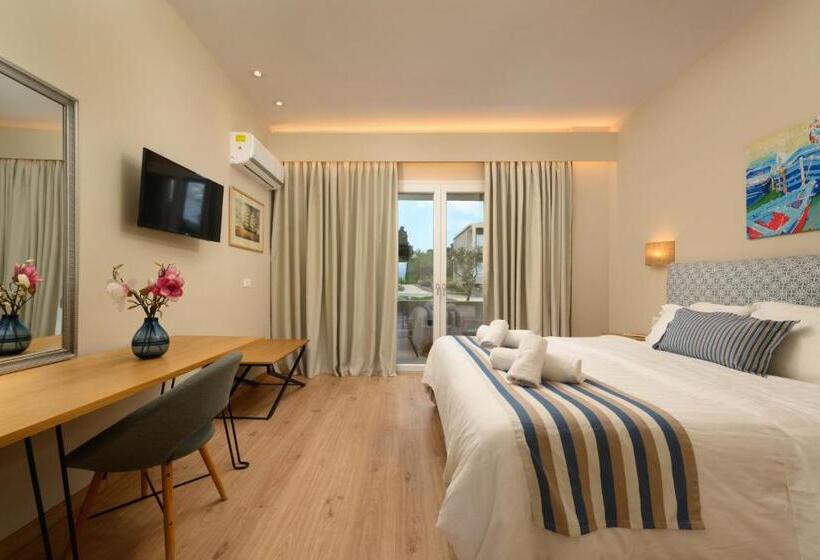 Люкс с гидромассажем, Art Hotel Debono