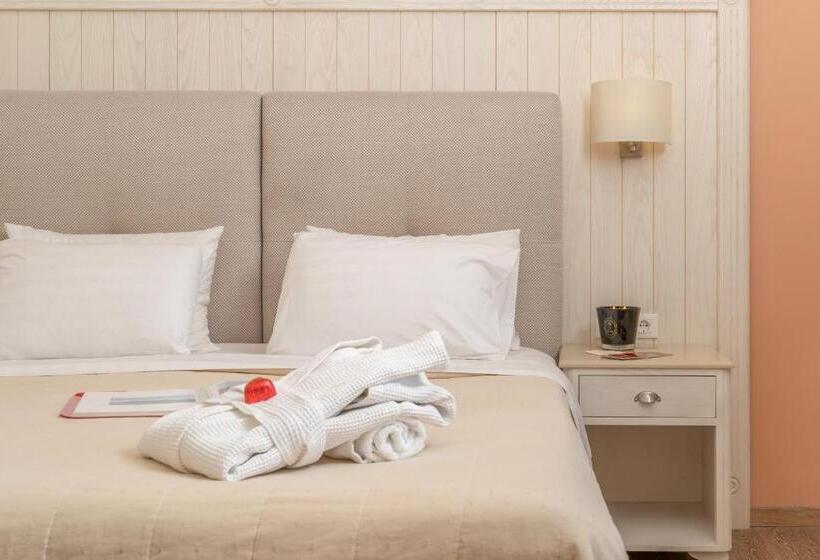 Номер Стандарт Трехместный, Art Hotel Debono