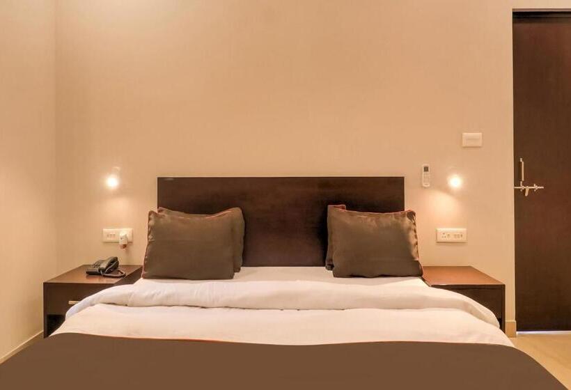 Habitación Triple Comfort, Super Townhouse Amaraa Farms Near Lulu Hypermarket