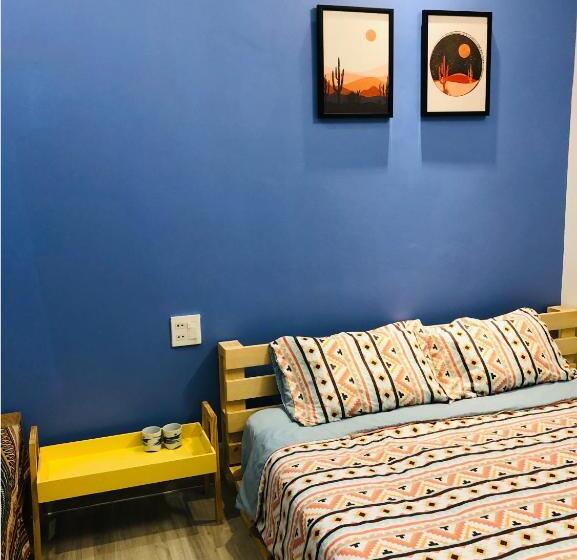 اتاق استاندارد با بالکن, Stay Hostel 2   350m From The Ferry