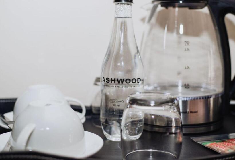 Номер Deluxe Кровать Кинг, Ashwood The Ridge Boutique