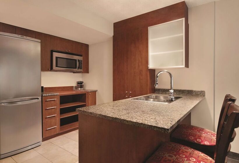 スイート, Embassy Suites Montréal By Hilton