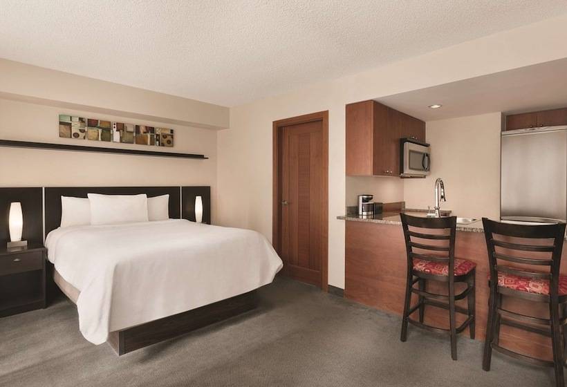 身障者適用スイートルーム, Embassy Suites Montréal By Hilton