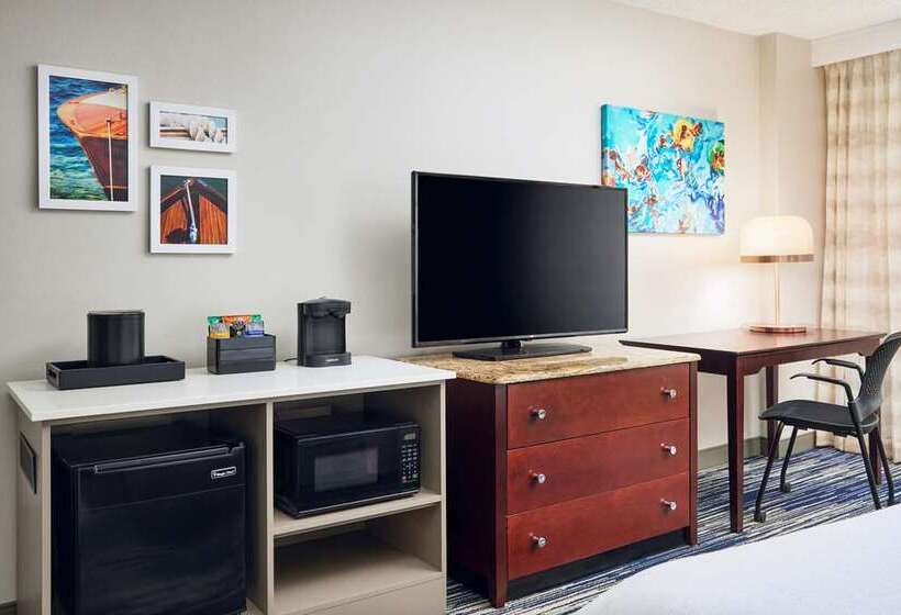身障者適用スイートルーム, Embassy Suites Montréal By Hilton
