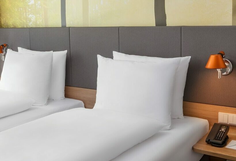 스탠다드 룸, Holiday Inn Munich   Leuchtenbergring, An Ihg