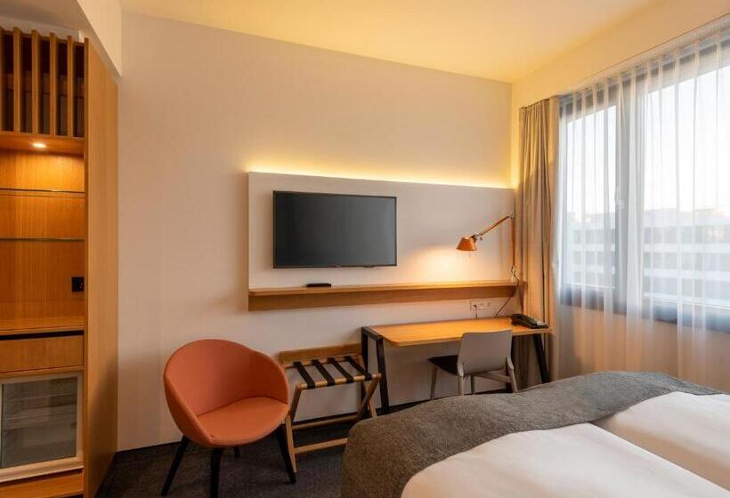 스탠다드 룸, Holiday Inn Munich   Leuchtenbergring, An Ihg