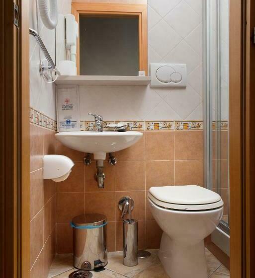 חדר סטנדרט לשלושה, Albergo Marechiaro