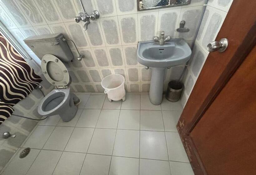 اتاق استاندارد سه نفره, Siddhi Vinayak Station Road Jaipur