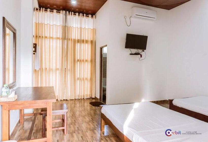 Трехместный Номер Стандарт с Балконом, The Grand Pearl Resort