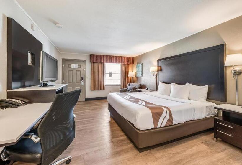 キングサイズベッドのスタンダードルーム, Quality Inn Poughkeepsie