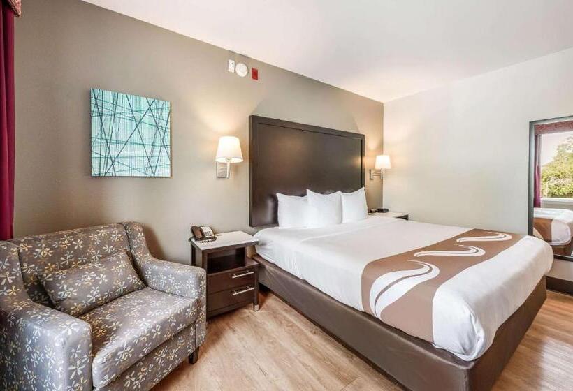 キングサイズベッドのスタンダードルーム, Quality Inn Poughkeepsie